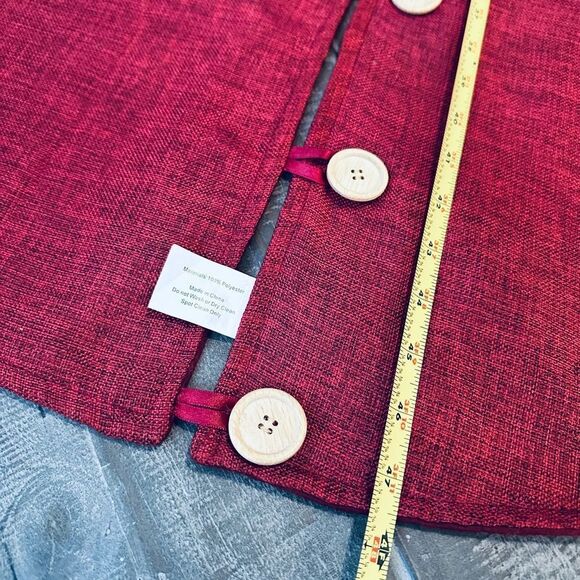 Red Textured Fabric Farmhouse Christmas Tree Skirt - Picture 2 of 3